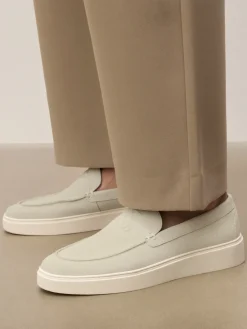 Beżowe loafersy z zamszu na podeszwie typu sneakers