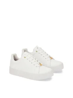 Białe minimalistyczne sneakersy na prostej podeszwie