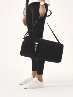 Białe minimalistyczne sneakersy ze skóry