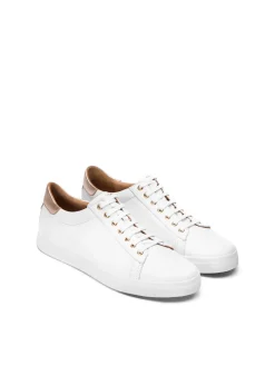 Białe sneakersy damskie