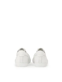 Białe sneakersy z gładką cholewką