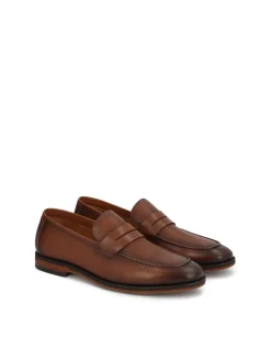 Brązowe loafersy ze zdobioną cholewką