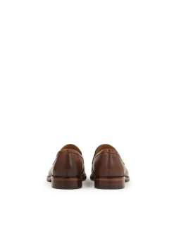 Brązowe skórzane loafersy