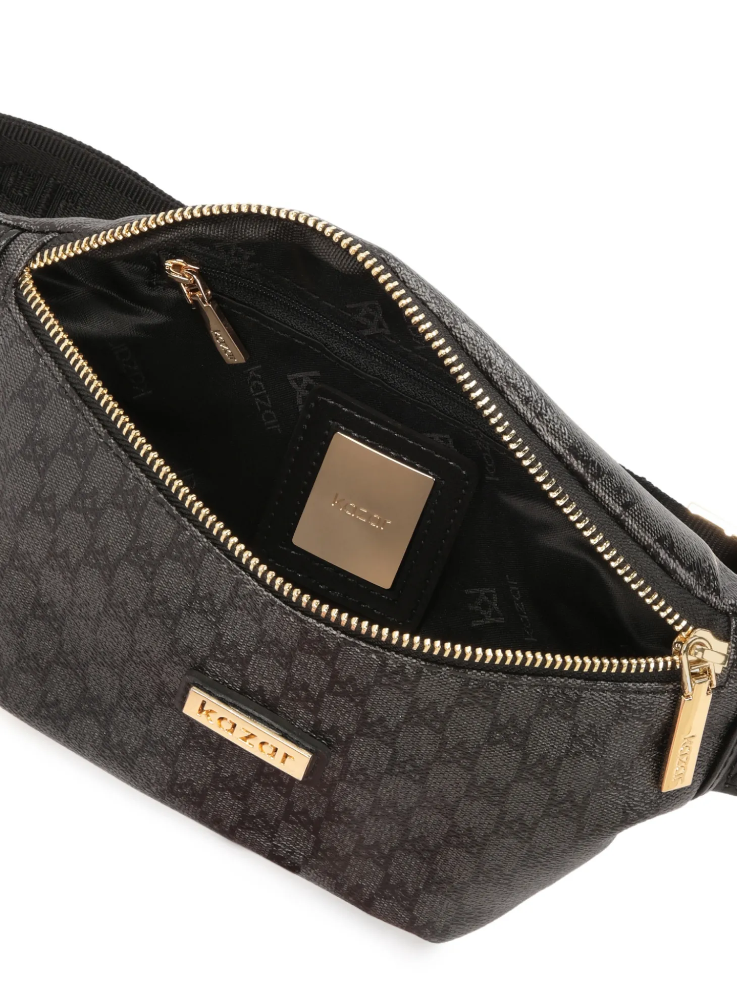 Czarna nerka w monogramy
