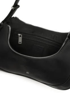 Czarna torebka baguette z monogramem