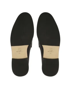 Czarne klapki w stylu loafersów