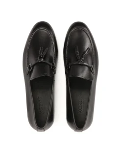 Czarne loafersy z frędzlem