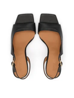 Czarne sandały slingback z wyciętą cholewką