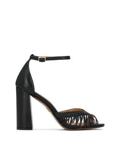 Czarne sandały z plecioną cholewką