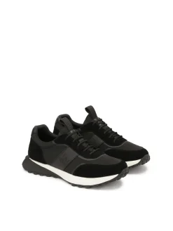 Czarne sneakersy z łączonych materiałów