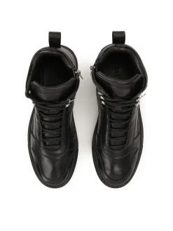 Czarne sneakersy z wysoką cholewką i sznurowaniem