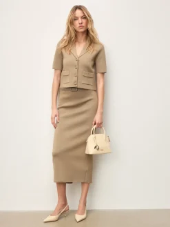 Czółenka slingback z kwadratową piętą