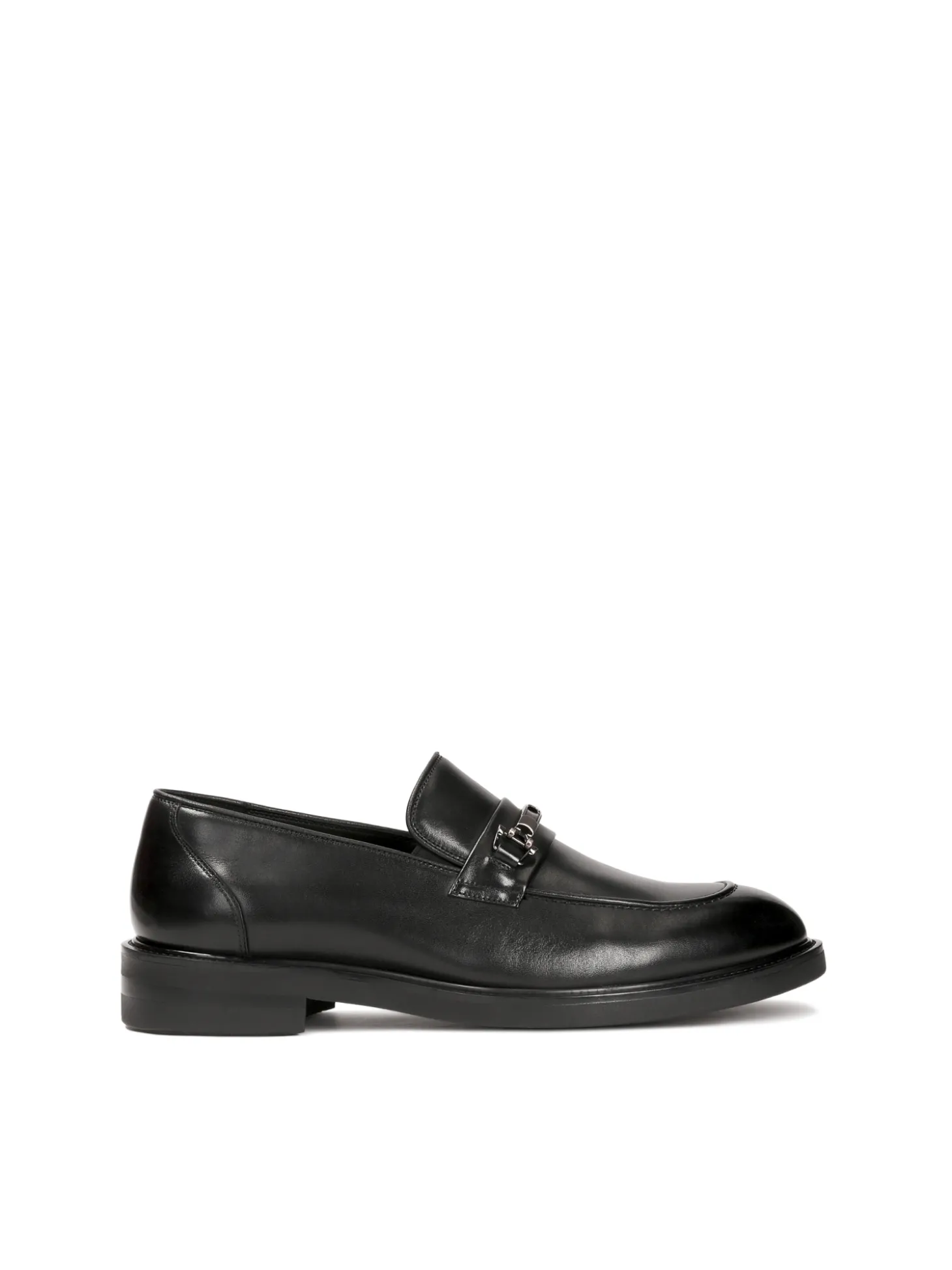 Eleganckie skórzane loafersy z klamrą