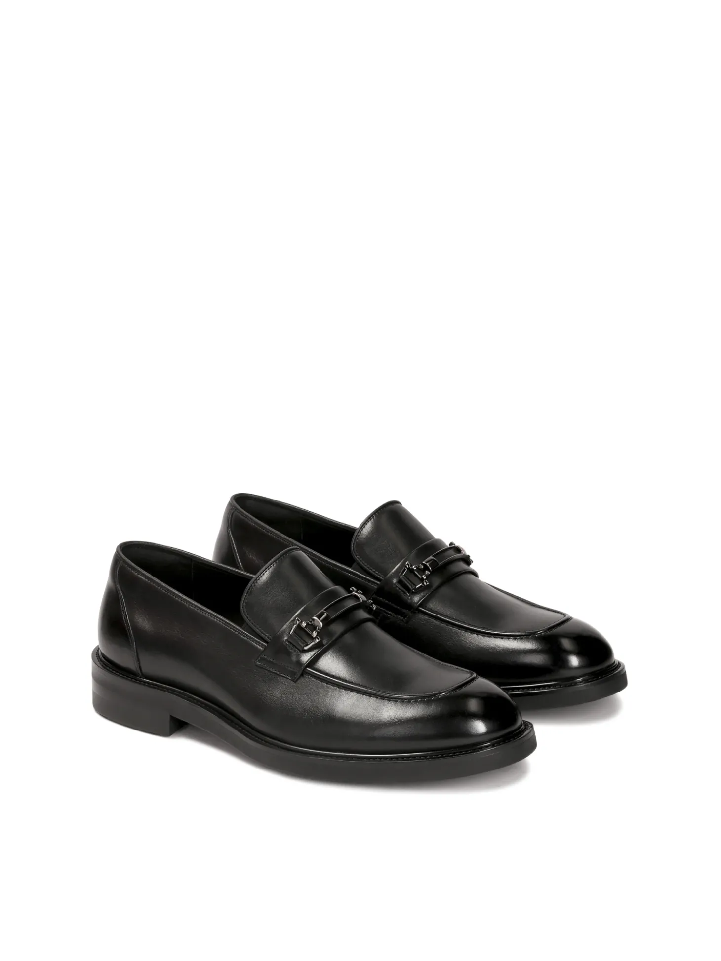 Eleganckie skórzane loafersy z klamrą