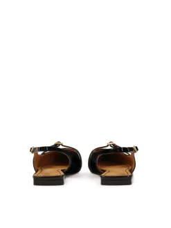 Lakierowane płaskie czółenka slingback