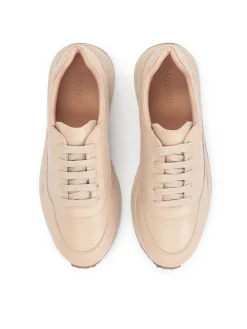Lekkie sneakersy damskie z beżowej skóry
