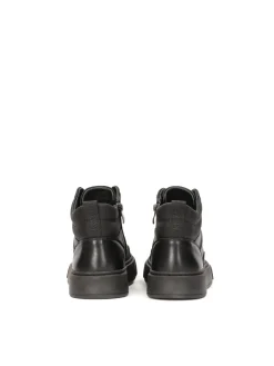 Modne sneakersy z wysoką cholewką