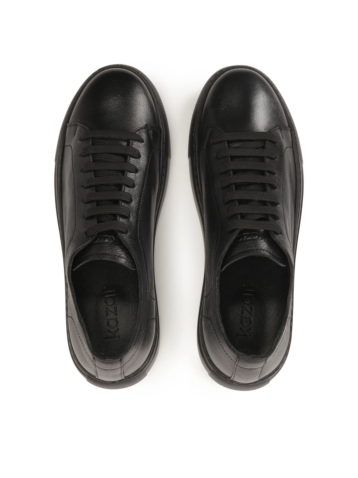 Niskie czarne sneakersy