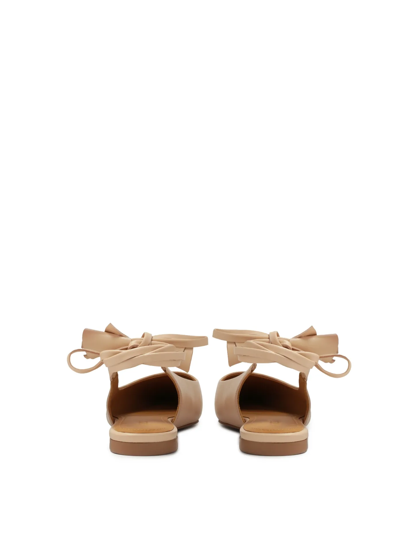 Płaskie wiązane czółenka slingback