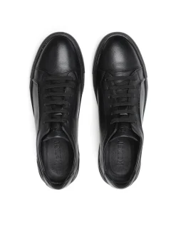 Ponadczasowe czarne sneakersy męskie z licowej skóry