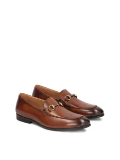 Skórzane loafersy męskie z metalową ozdobą