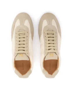Sneakersy z naturalnych materiałów o subtelnej fakturze