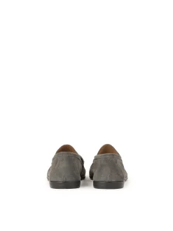Szare loafersy z zamszu