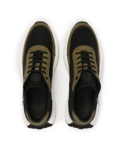 Sznurowane sneakersy w kontrastujących kolorach