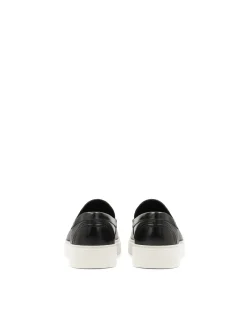 Wsuwane czarne loafersy z białą podeszwą typu sneakers